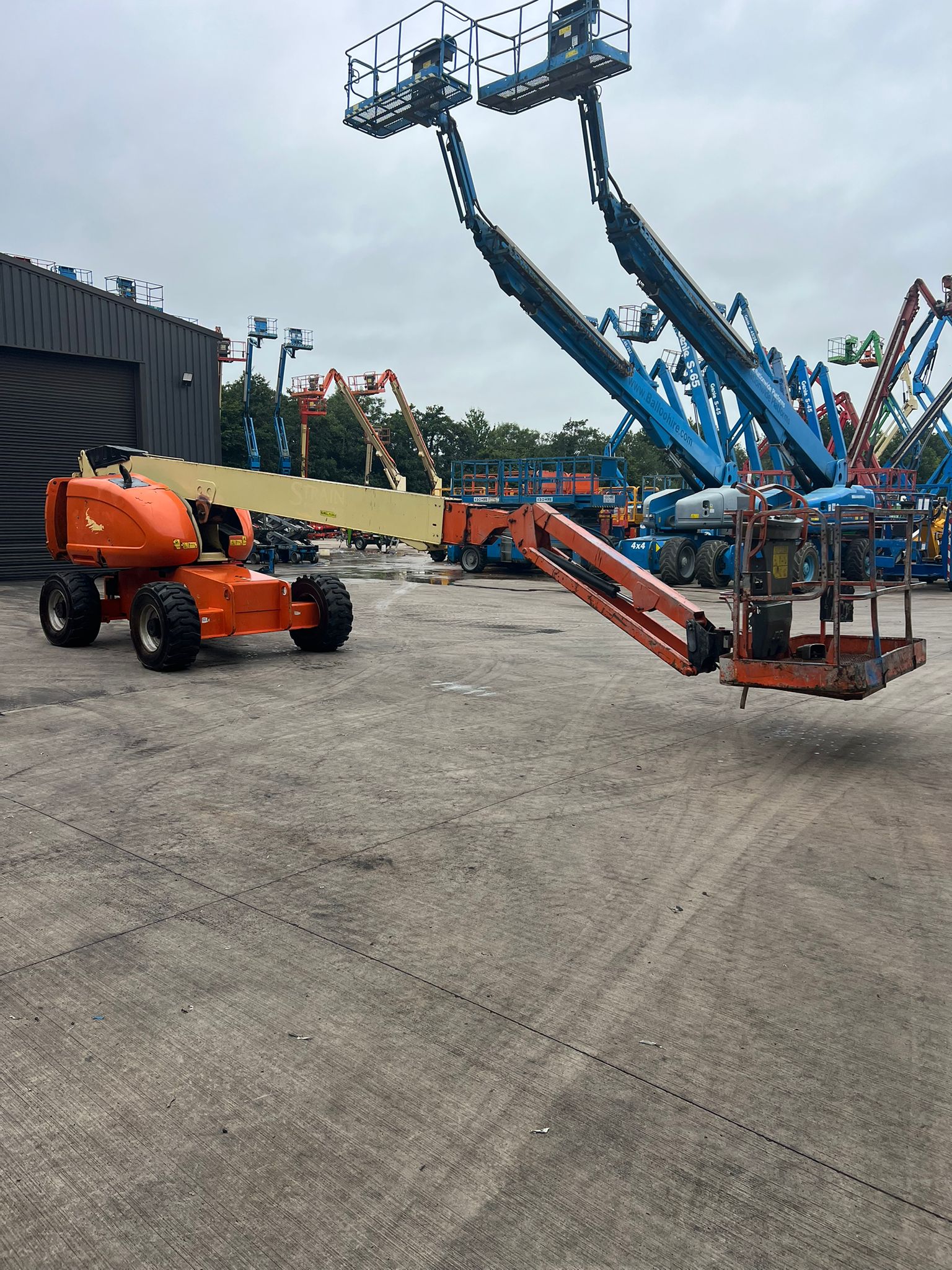 Sold - Articulated Boom Lift - View 5